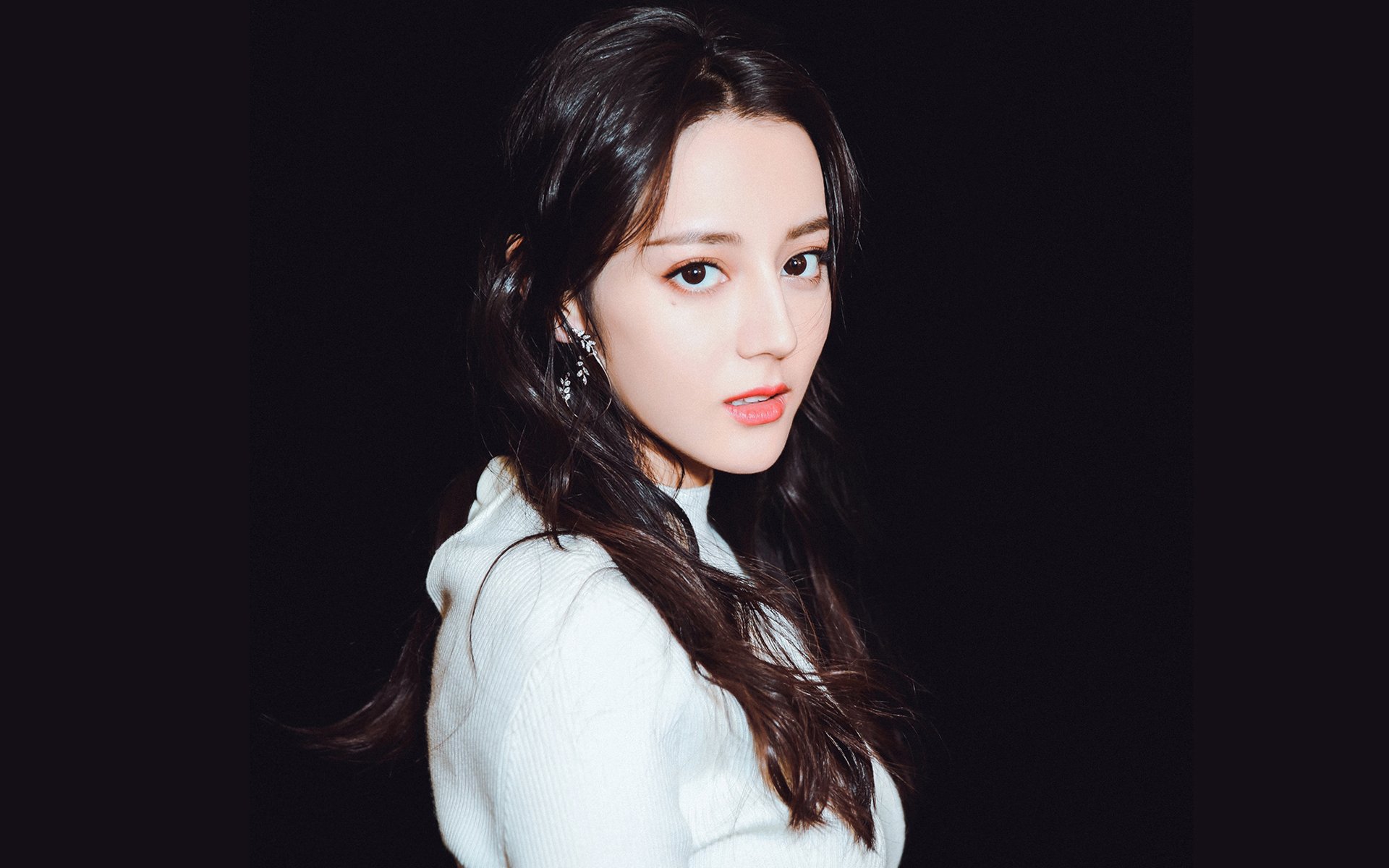 德里赫特稳如磐石，莱比锡红牛激战几内亚友谊赛上演攻防盛宴